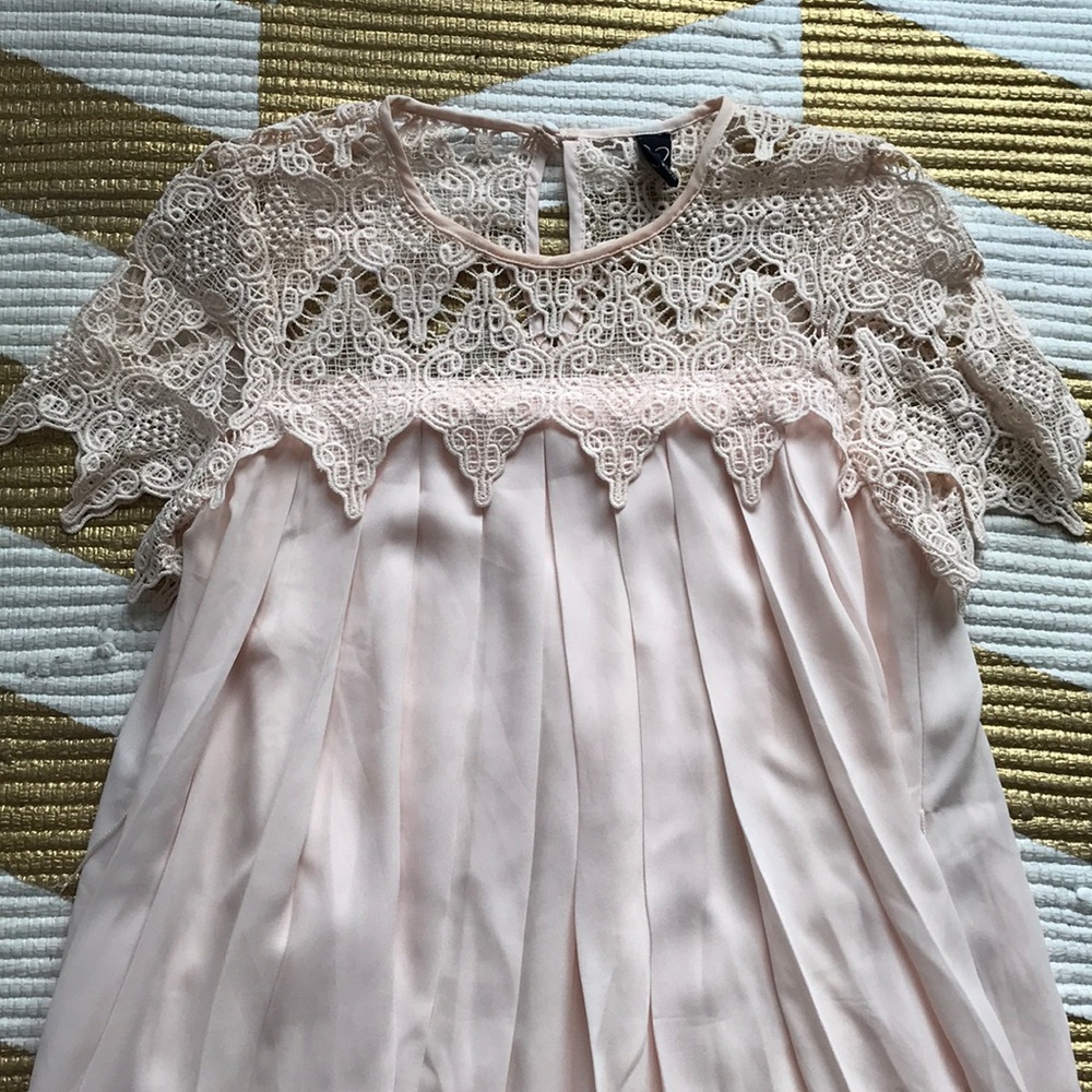 Short Sleeve Crochet Pleated Dress